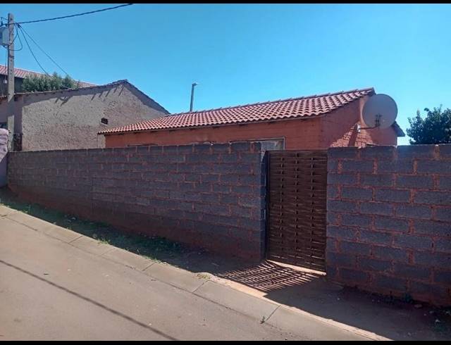 2 BEDROOM HOUSE FOR SALE IN RIETVALLEI